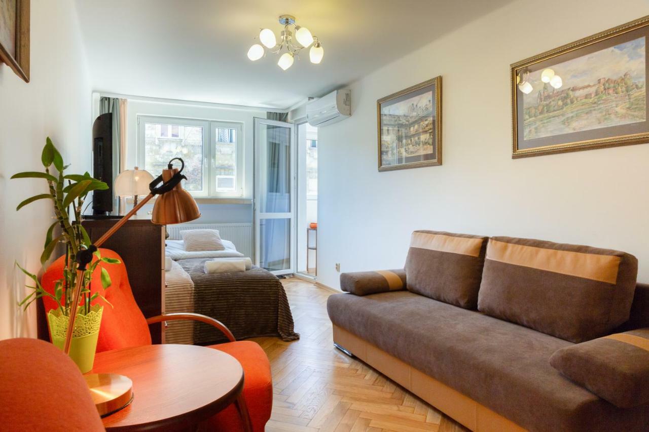 Traditional Starowislna Street Apartment Krakow